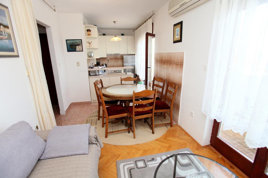 טרוגיר Apartments Sakal מראה חיצוני תמונה
