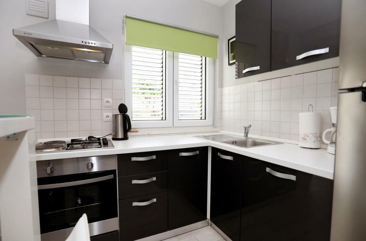 טרוגיר Apartments Sakal מראה חיצוני תמונה