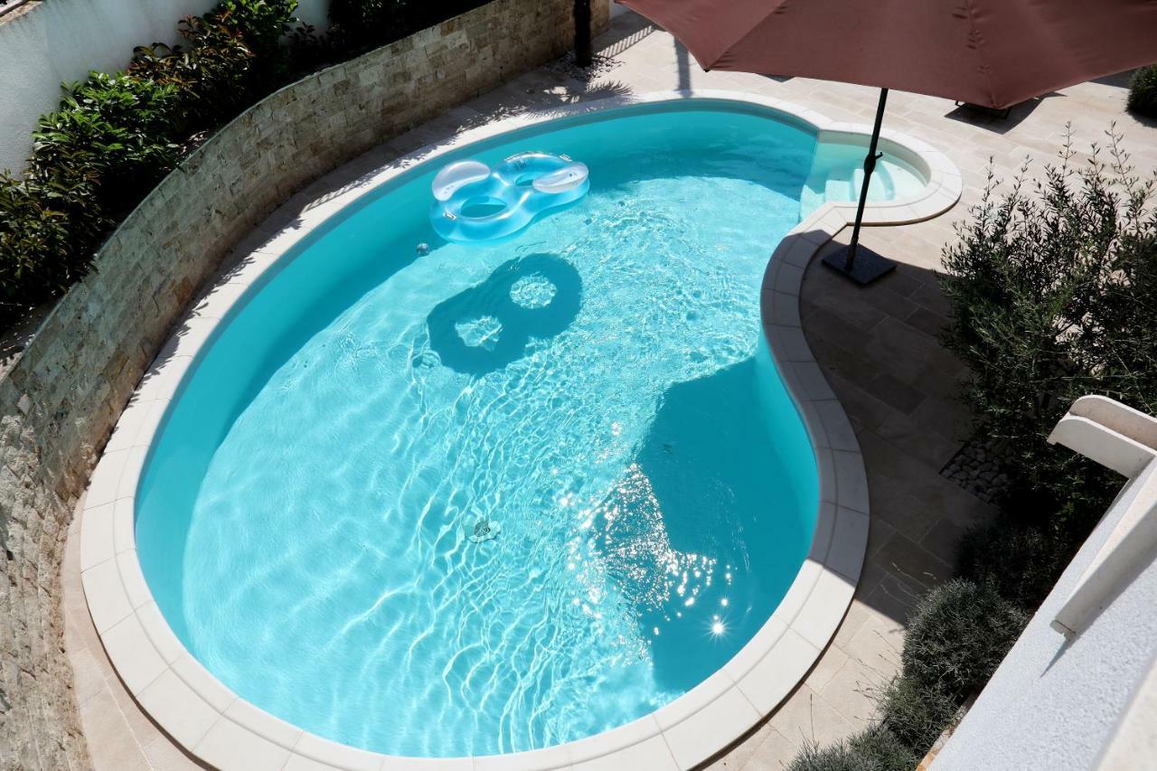 טרוגיר Apartments Sakal מראה חיצוני תמונה