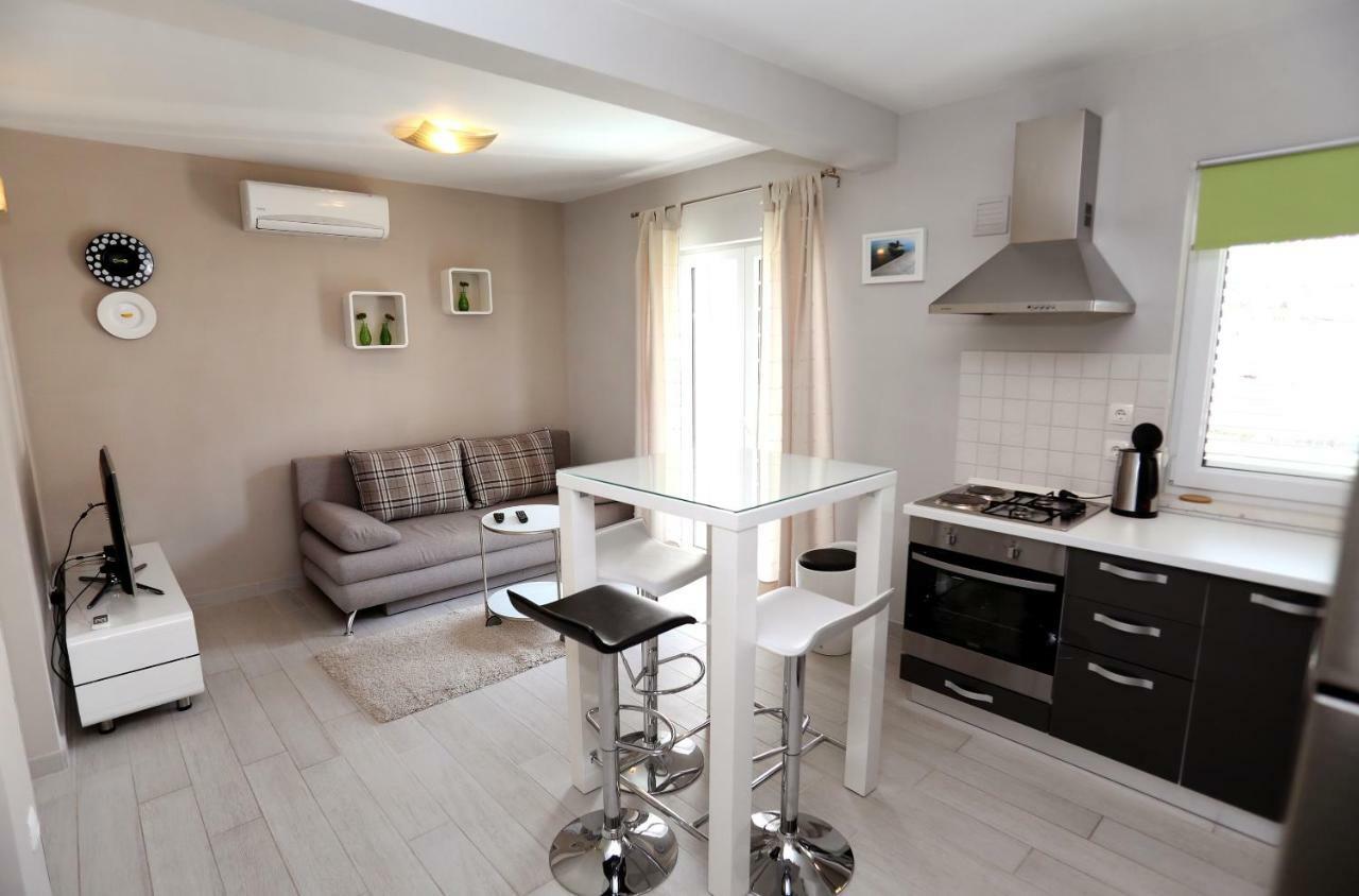 טרוגיר Apartments Sakal מראה חיצוני תמונה