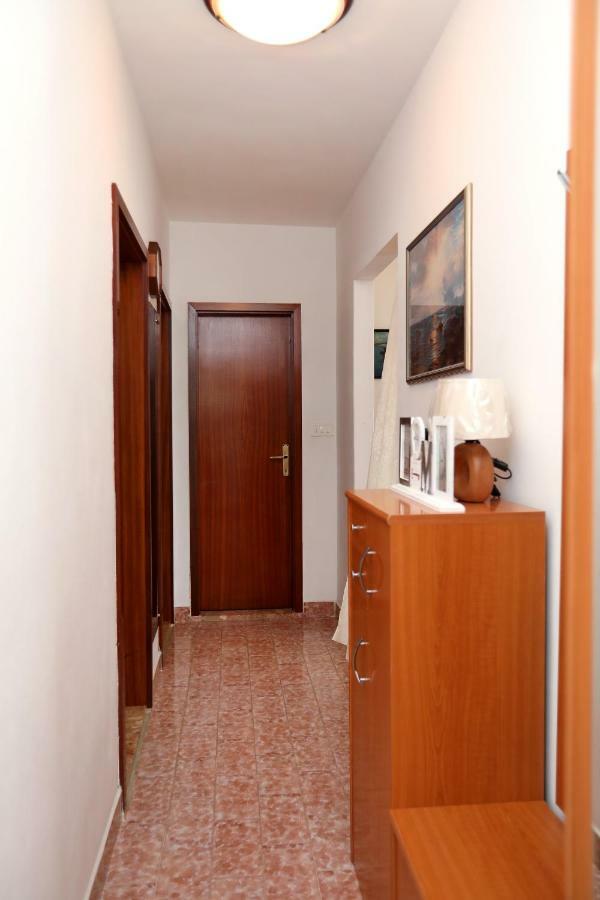 טרוגיר Apartments Sakal מראה חיצוני תמונה