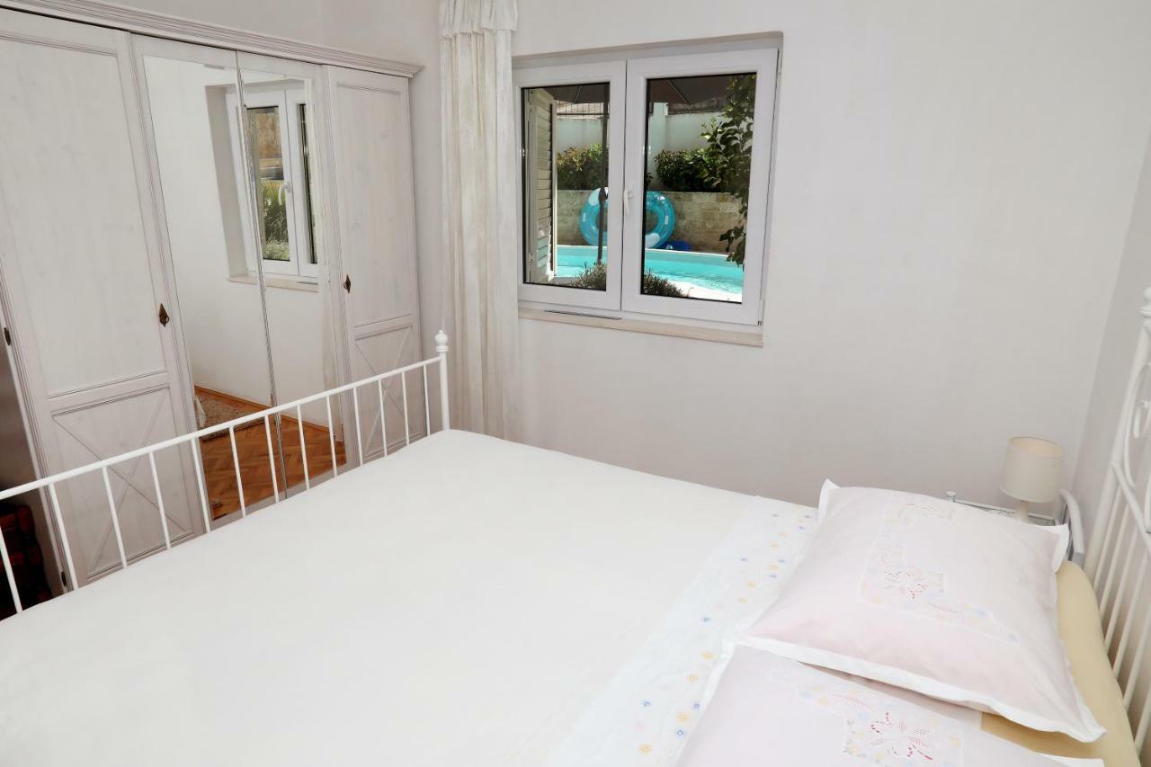 טרוגיר Apartments Sakal מראה חיצוני תמונה